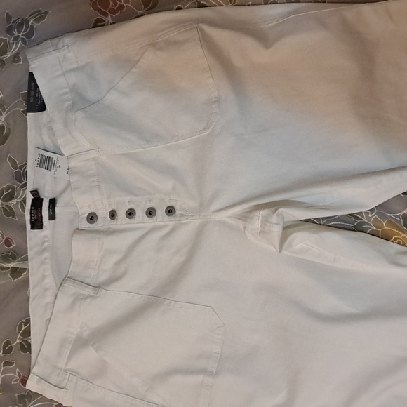 Torrid Jeans/ Size 28 Women - Picture 3 of 8